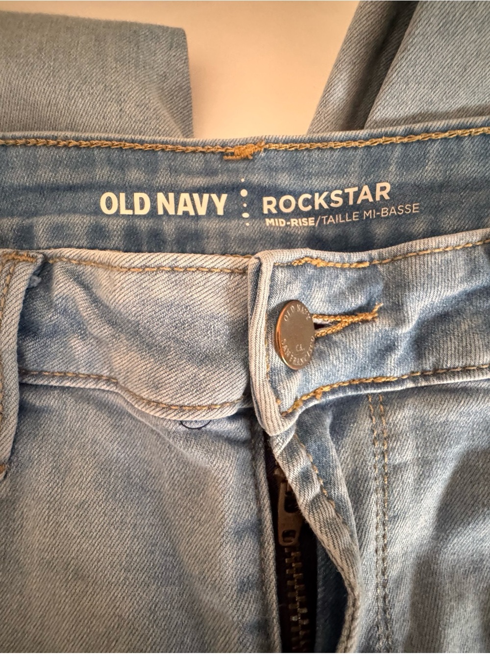 Old Navy Rockstar Mid-Rise Skinny Jeans in Light Blue Denim